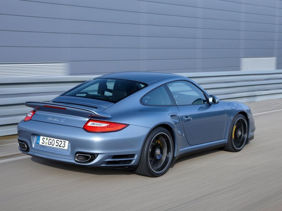  Porsche 911 Turbo S 2010 года  (фото 14 из 31)